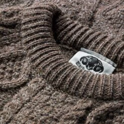 Black Sheep Aran Trui, Bruin 8 Black Sheep Aran Trui, Bruin -Armedangels Winkel black sheep aran trui 2