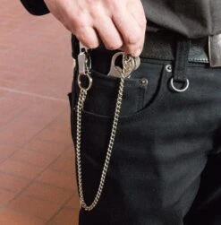 Victorinox Dubbele Sleutelhanger Met Riemklem -Armedangels Winkel dubbele sleutelhanger riemklem 2