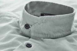 Fijn Corduroy Herenhemd, Grijsgroen 7 Fijn Corduroy Herenhemd, Grijsgroen -Armedangels Winkel fijn corduroy herenhemd 2