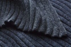 Geribbelde Herensjaal, Donkerblauw 6 Geribbelde Herensjaal, Donkerblauw -Armedangels Winkel geribbelde herensjaal 4