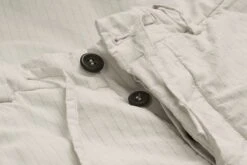 Heren Bermuda Krijtstreep, Zandgrijs -Armedangels Winkel heren bermuda krijtstreep 2