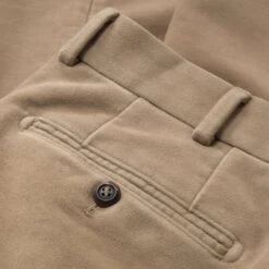 Heren Chino Moleskin, Kameel -Armedangels Winkel heren chino moleskin 2