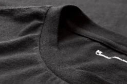 Heren T-shirt Borstzak, Zwart 7 Heren T-shirt Borstzak, Zwart -Armedangels Winkel heren t shirt borstzak 2