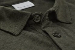 Linnen Herenpolo, Donkergroen 7 Linnen Herenpolo, Donkergroen -Armedangels Winkel linnen herenpolo 2