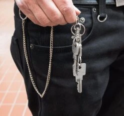 Sleutelhanger Met Koppeling En Karabijnhaak -Armedangels Winkel sleutelhanger koppeling karabijnhaak 2